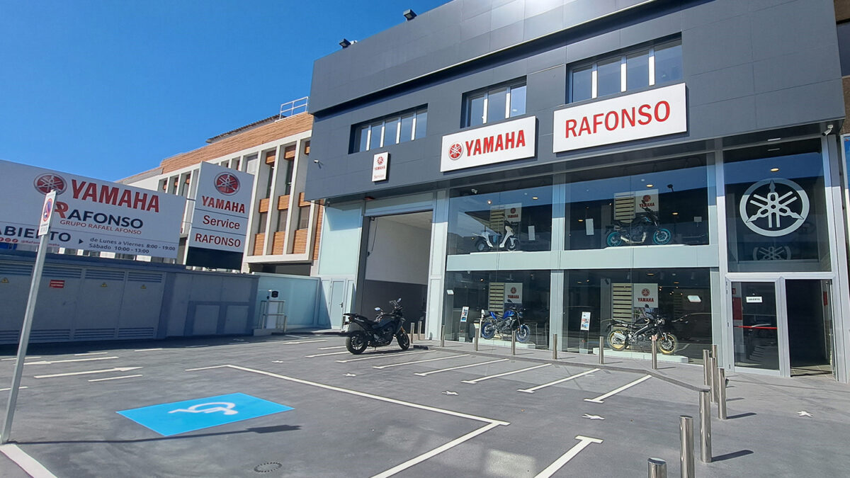Fachada de las instalaciones Taller Multimarca de Rafonso Canarias